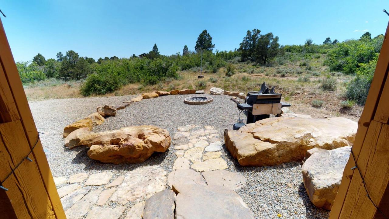 Canyon View Family Cabin, Deck, Tv Room, Games, Bbq, Campfire Monticello Exterior photo