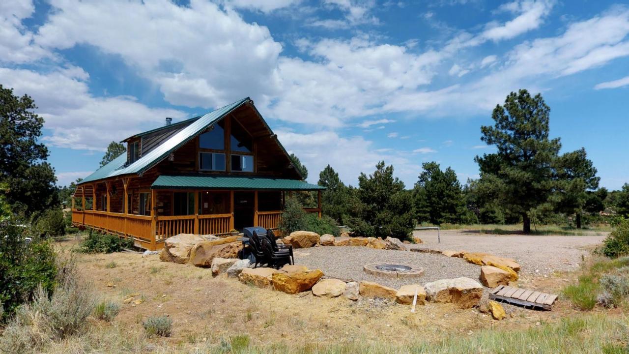 Canyon View Family Cabin, Deck, Tv Room, Games, Bbq, Campfire Monticello Exterior photo